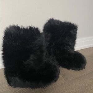 UGG Mama Black Furry Winter Boots